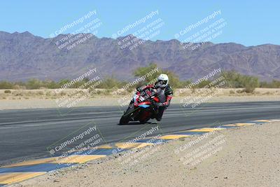 media/Mar-24-2025-Moto Forza (Mon) [[57ce5c5cff]]/1-Advanced Group/Session 3 (Turn 6 Inside)/